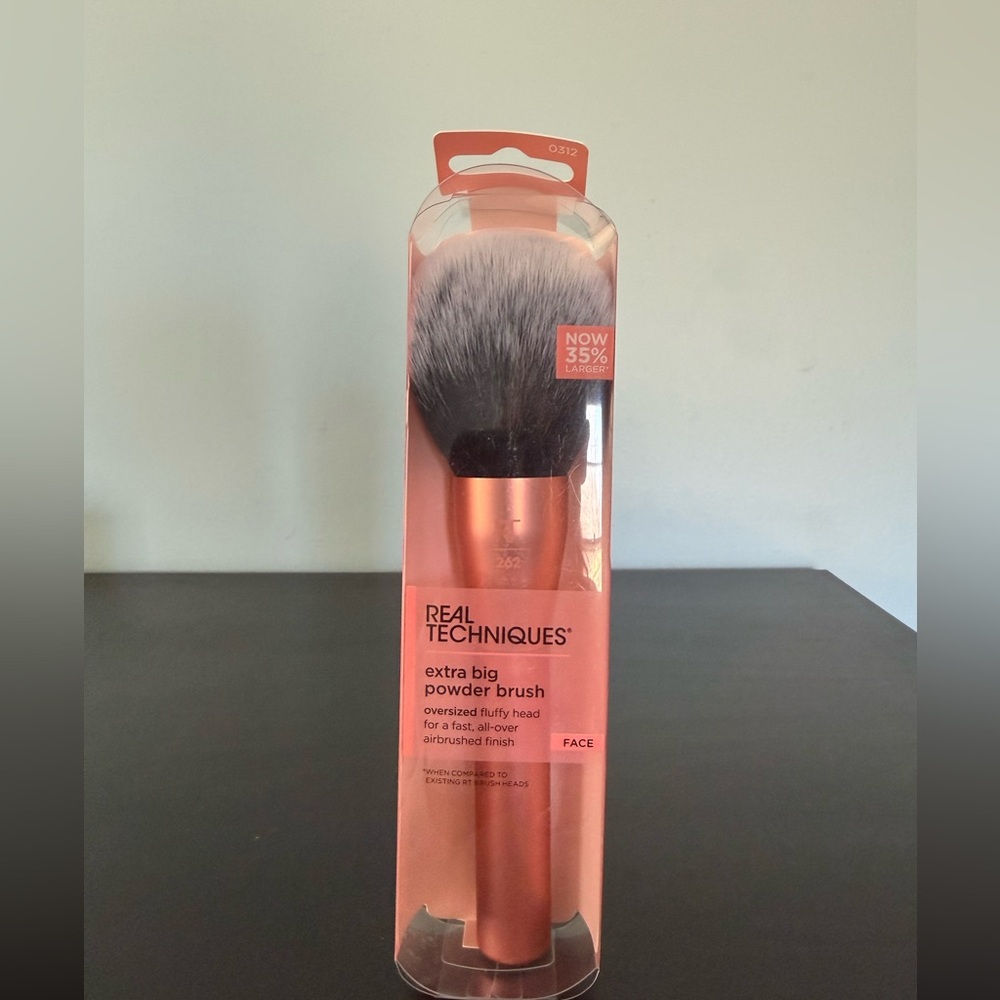 Real Techniques Extra Big Powder Brush- NEW